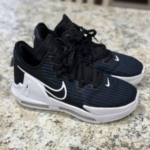 Nike Lebron Witness 6